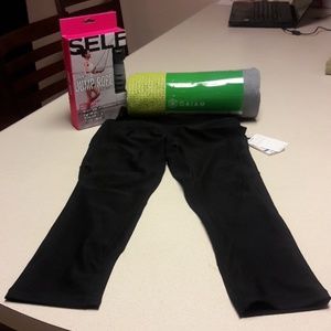 Women's Reebok skinny Capri workout pants